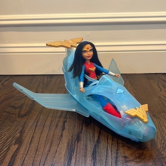 DC Super Hero Girls Wonder Woman & Invisible Jet Dolls 19.0 inches tall - Picture 4 of 17